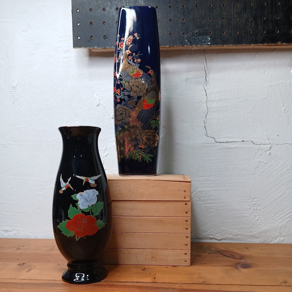 lot of 2 Vintage Mount Clemens Japanese blue vase with peacock design#49
